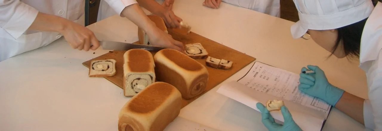 商品研究の手元